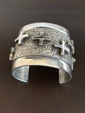 Ronnie Willie Cross Cuff
